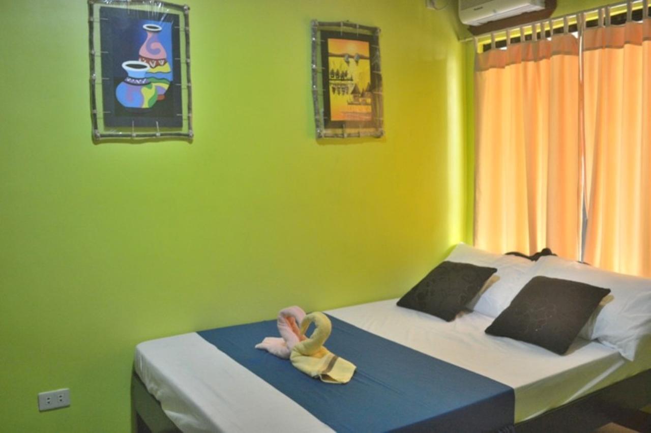 Amelia Homestay Puerto Princesa Buitenkant foto