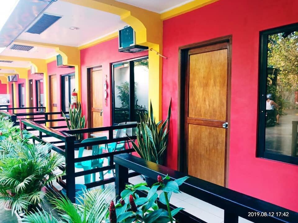 Amelia Homestay Puerto Princesa Buitenkant foto